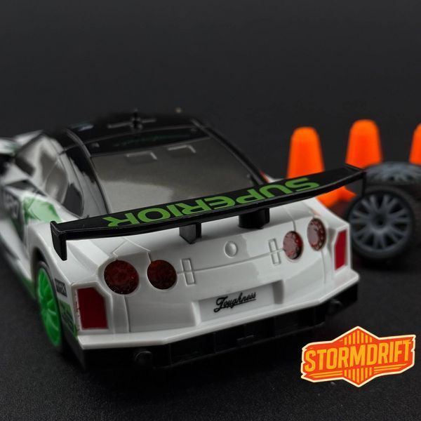 Игрушечная машинка Nissan GT-R белая для дрифта на радиоуправлении 4WD HB Toys 958 фото